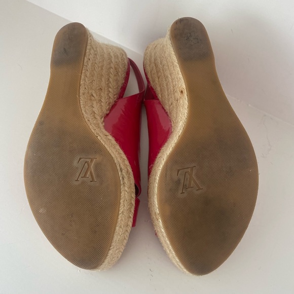 Louis Vuitton Fuchsia Vernis Wedges. 💖💖 - Picture 4 of 14